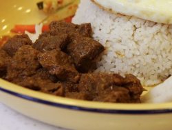 Geger RUMAH MAKAN di Riau Olah Daging Anjing Jadi Rendang, Kini Pemiliknya Ditangkap