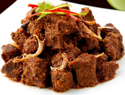 Bumbu Meresap! Resep Rendang Daging Khas Padang yang Enak dan Tahan Lama